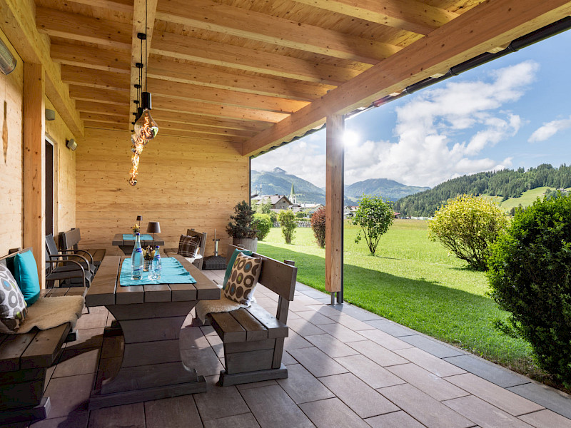 Frühstücksraum mit Terrasse